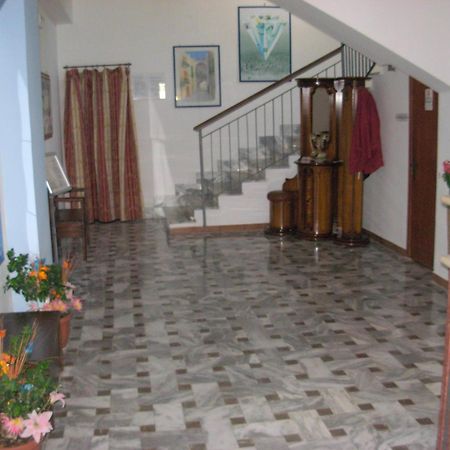 Beach Hotel ديامنتي المظهر الخارجي الصورة