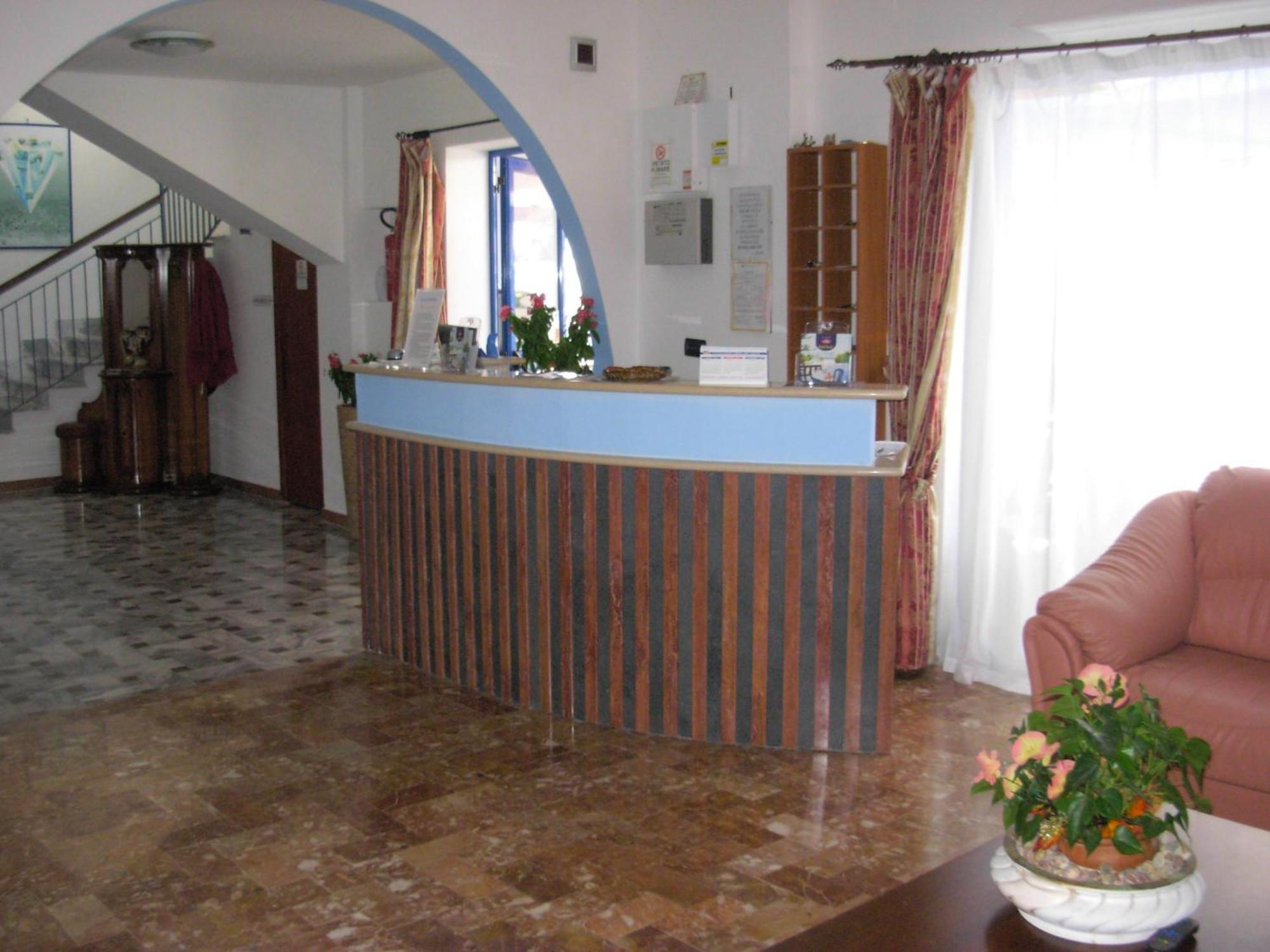 Beach Hotel ديامنتي المظهر الخارجي الصورة